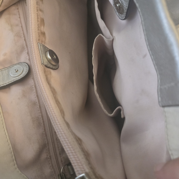 Beautiful Coach Off White And Sillver Leather Satchel With Unbranded Dust Bag - Picture 13 of 16